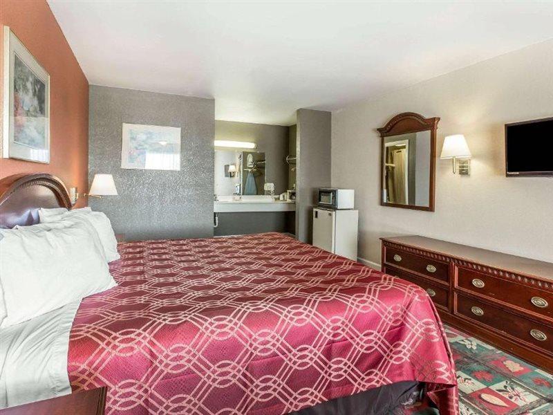 Econo Lodge Thomaston Eksteriør bilde