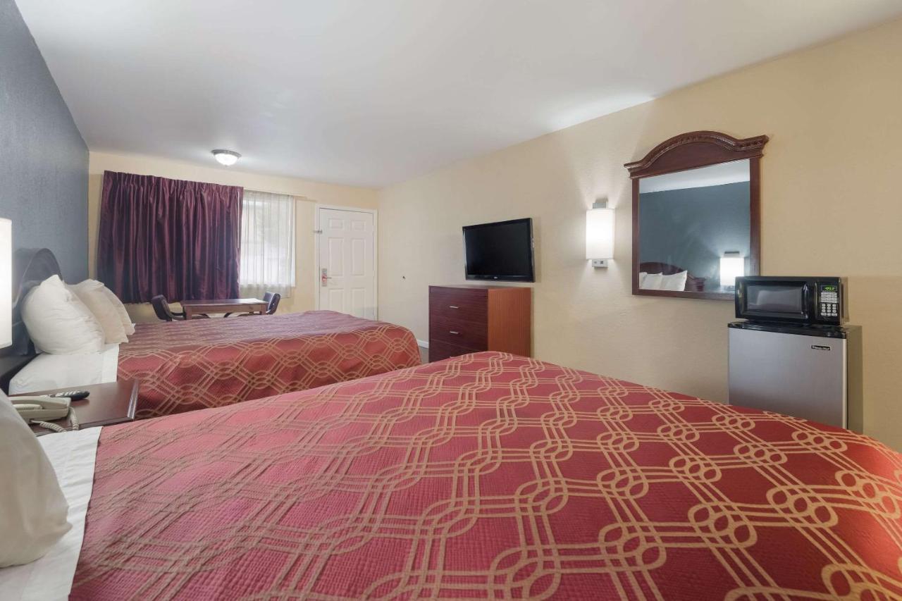 Econo Lodge Thomaston Eksteriør bilde