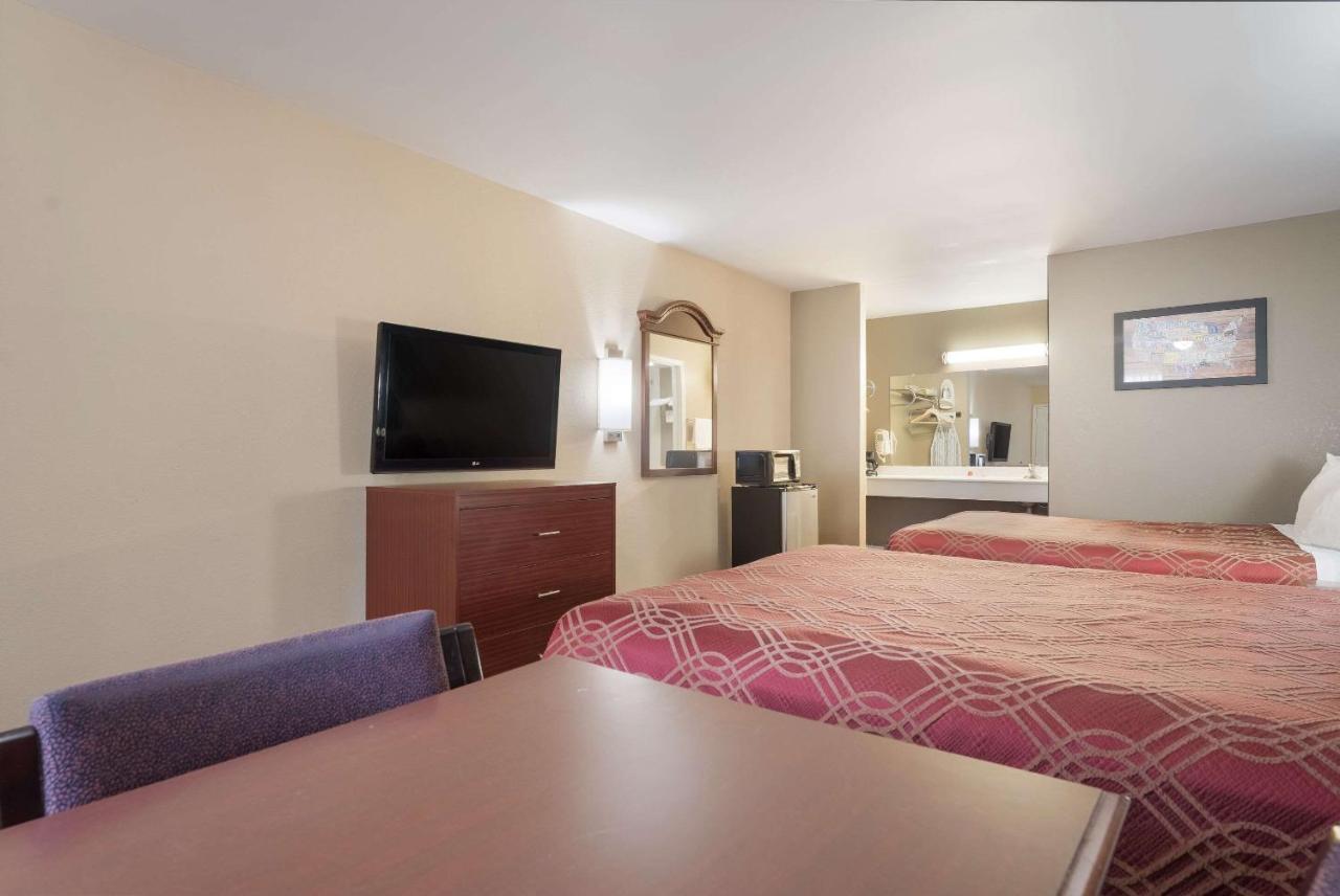 Econo Lodge Thomaston Eksteriør bilde