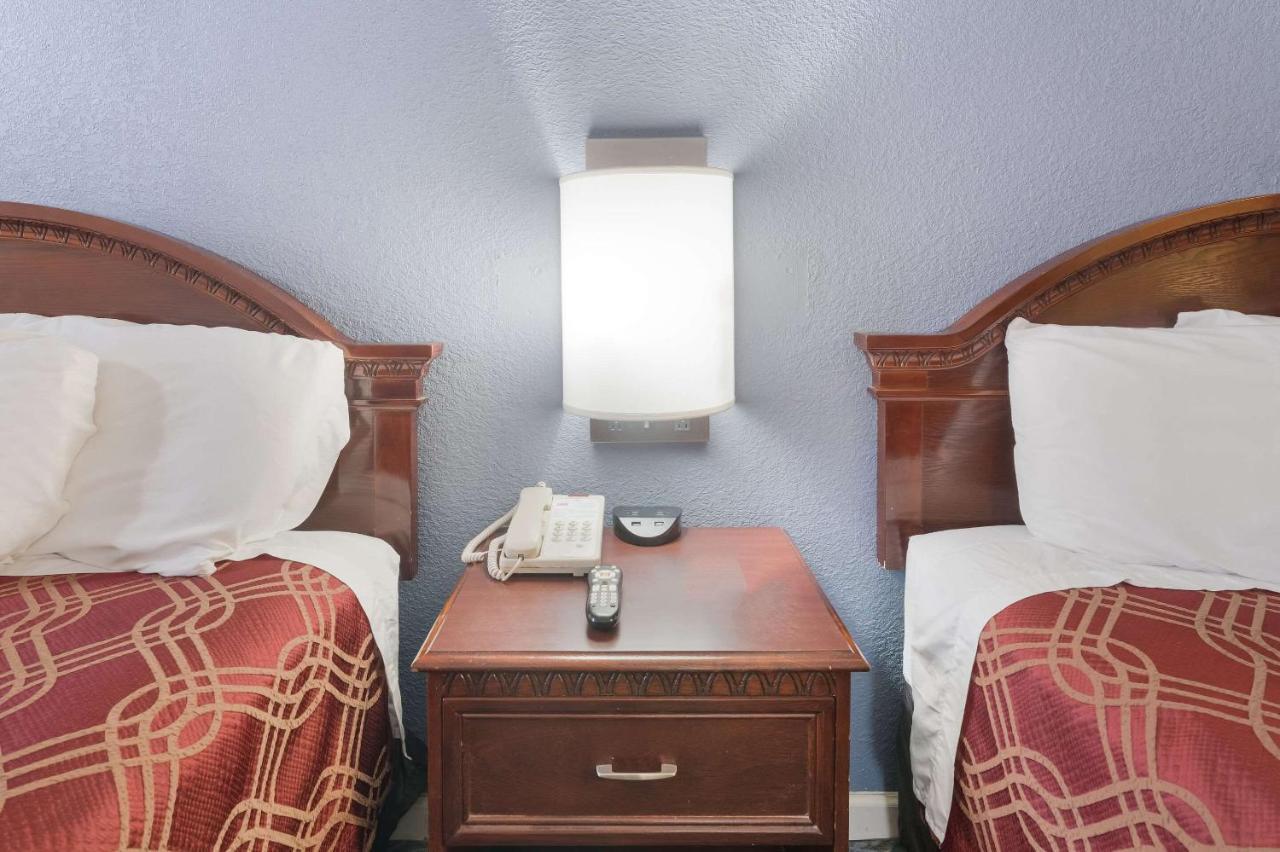 Econo Lodge Thomaston Eksteriør bilde