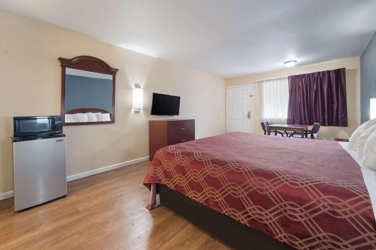 Econo Lodge Thomaston Eksteriør bilde