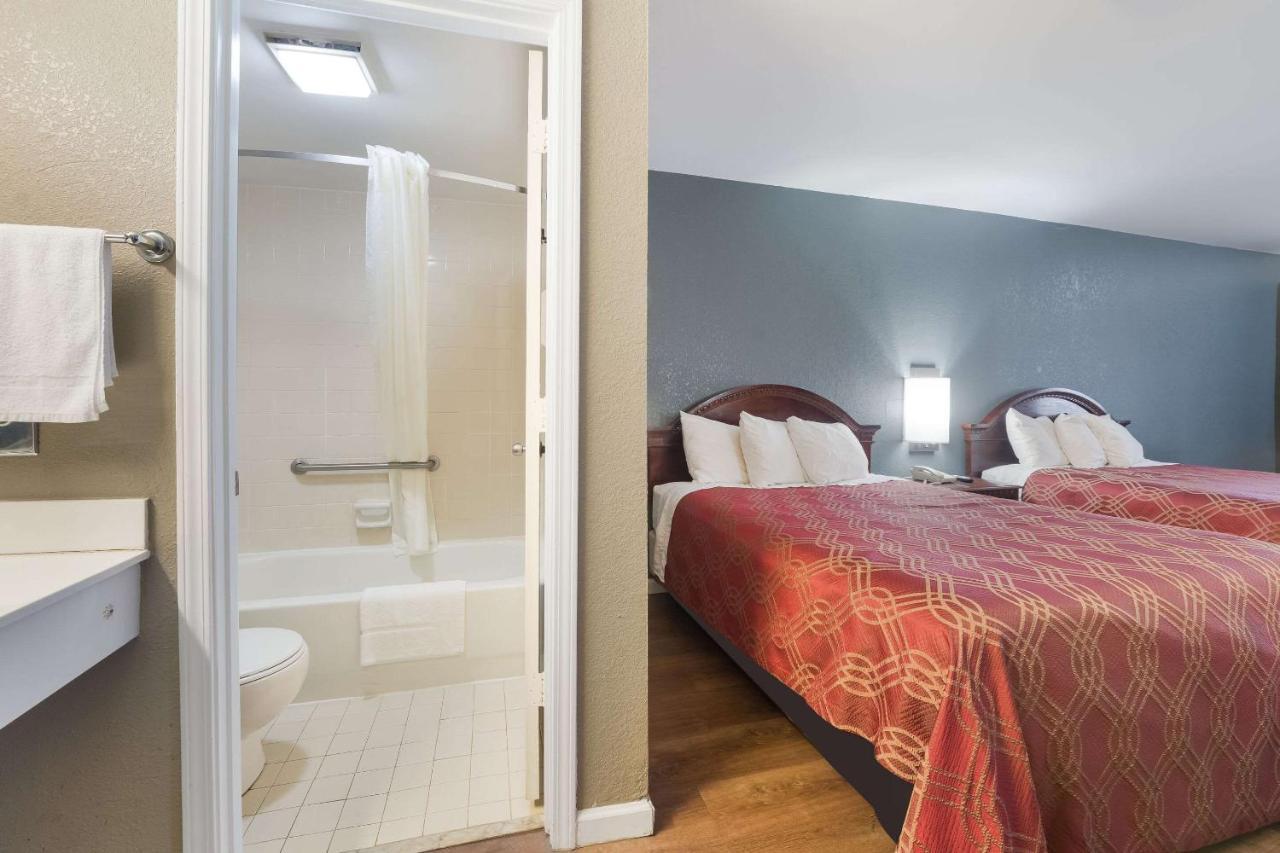 Econo Lodge Thomaston Eksteriør bilde
