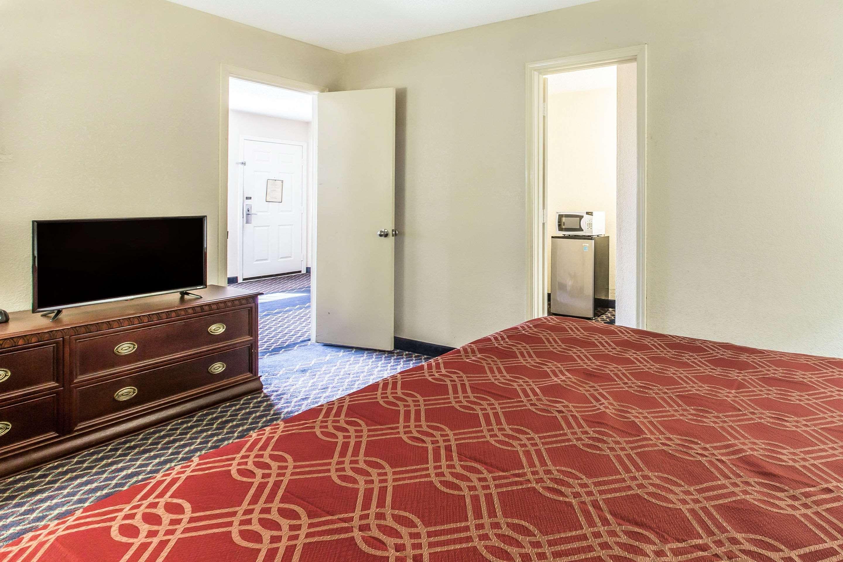 Econo Lodge Thomaston Eksteriør bilde