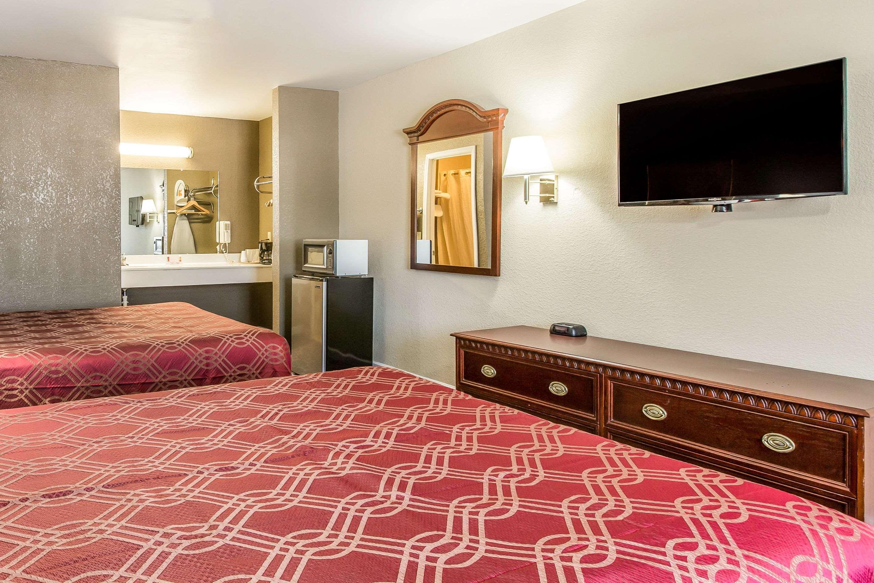 Econo Lodge Thomaston Eksteriør bilde